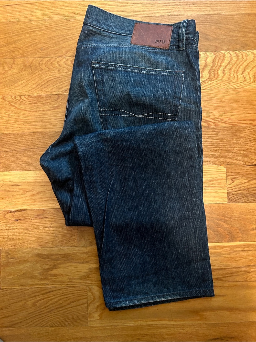 100% Authentic BOSS Men's Dark Indigo Regular Fit Straight Jeans Size 36/30